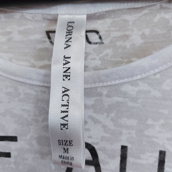 Lorna Jane graphics t shirt - Picture 4 of 7